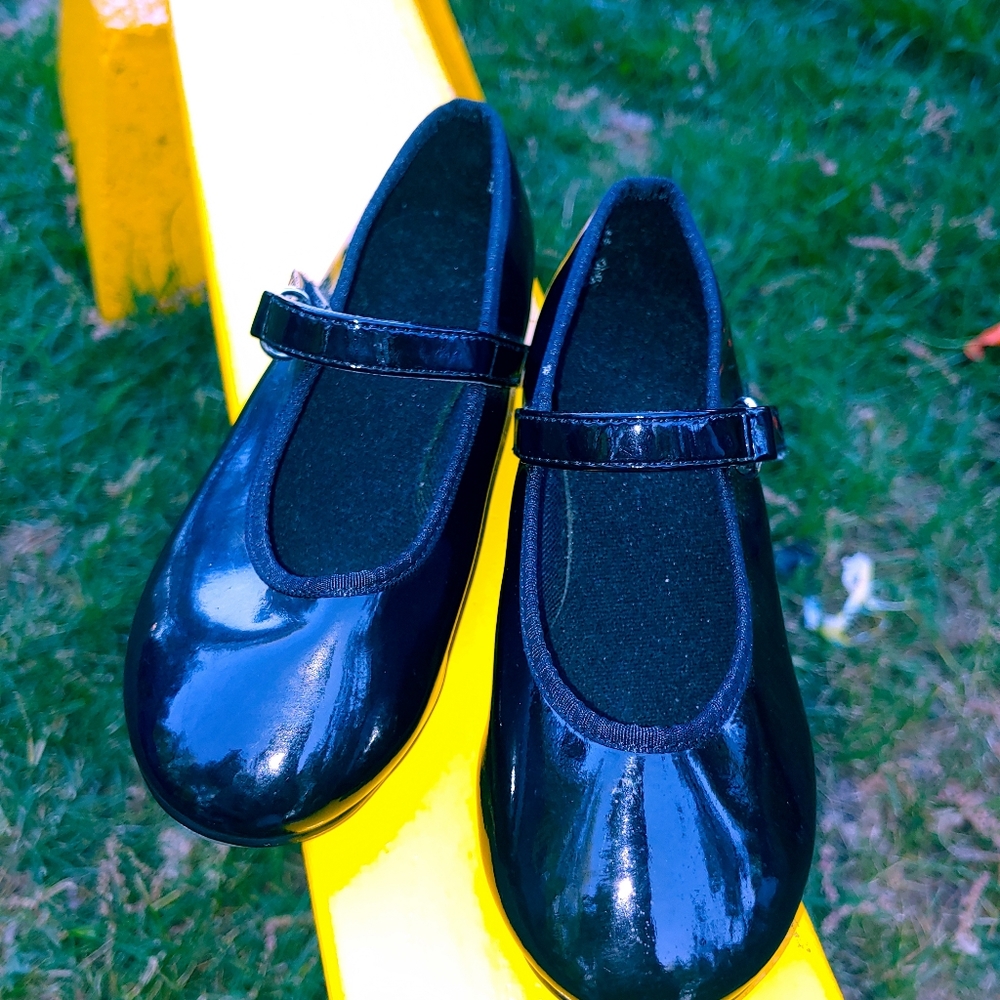 Tap dance shoes